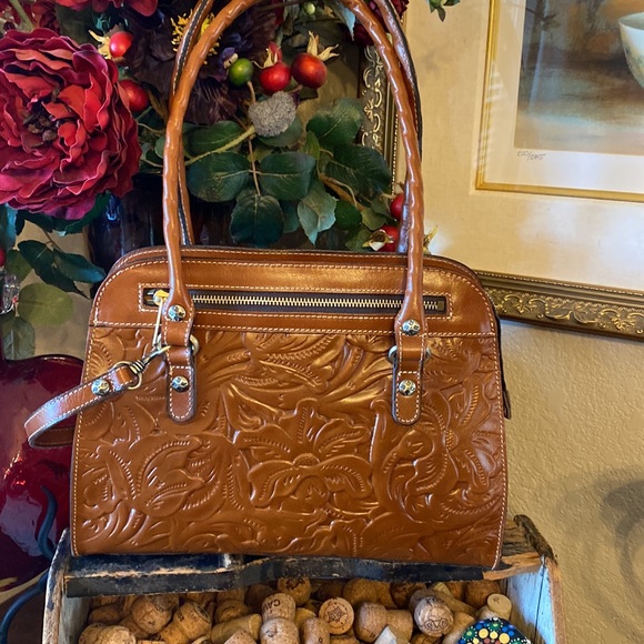 Patricia Nash tooled leather satchel/crossbody - Picture 2 of 7